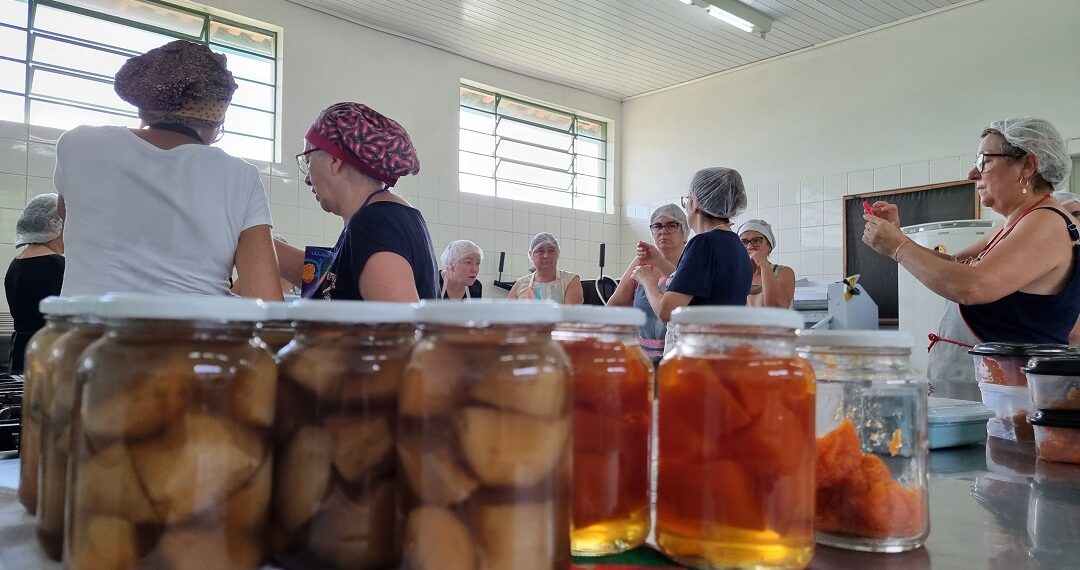 Cemeam Sapiranga realiza curso de Processamento de Frutas em parceria com o Sindicato Rural de Taquara