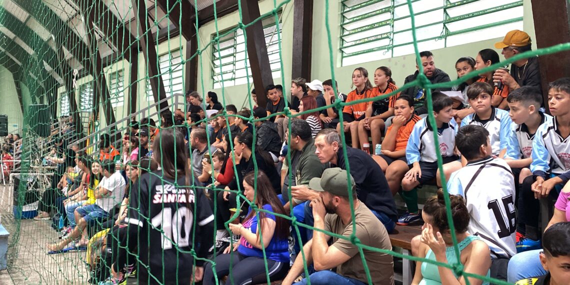 Bola vai rolar na Copa Repercussão na Escola de Futsal SICREDI/CLIP 2024 em Sapiranga
