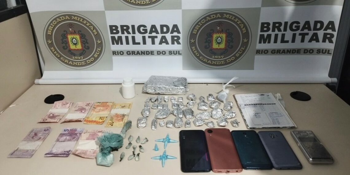 Brigada Militar apreende adolescentes por tráfico de drogas em Sapiranga