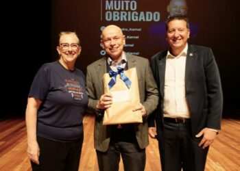 Leandro Karnal palestrou para os professores de Campo Bom