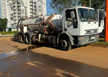 Maquinário da Prefeitura Sapiranga reforça ações de limpeza em Igrejinha