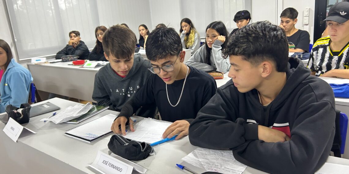 Alunos da rede municipal de Sapiranga participam do curso Vocações Profissionais
