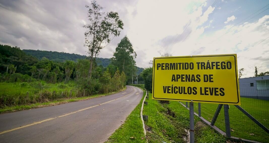 Trânsito na estrada entre Sapiranga/Dois Irmãos é liberado