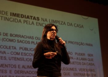 Profissionais da Saúde de Campo Bom participam de palestra sobre enfrentamentos pós-alagamentos