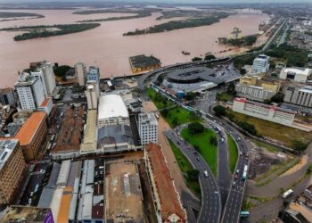 Em Porto Alegre, Lago Guaíba deve superar recorde registrado há menos de 10 dias