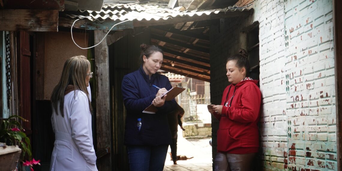 Campo-bonenses atingidos pelas enchentes recebem visita da prefeitura