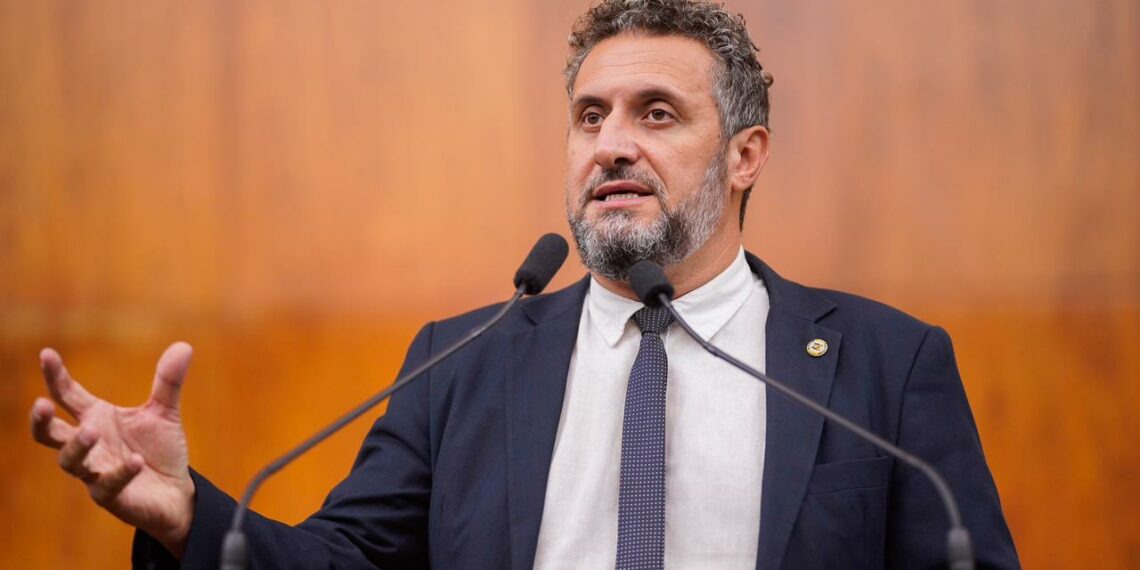 Para não faltar gás de cozinha, deputado estadual Issur Koch pede à ANP flexibilização no envase de botijões
