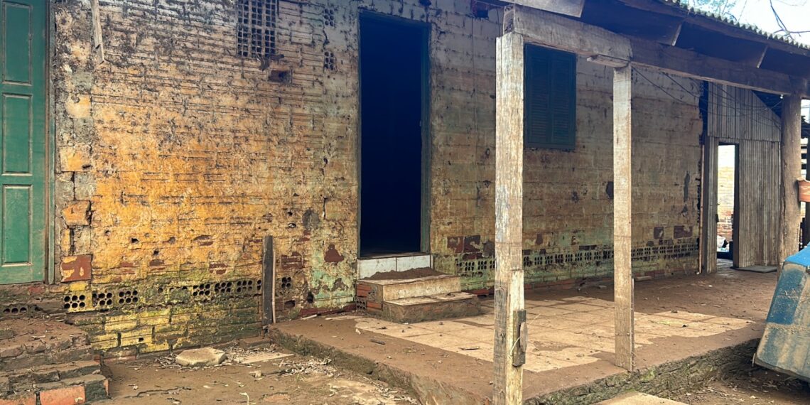Famílias ribeirinhas de Campo Bom vivem o drama do pós-cheia do Sinos