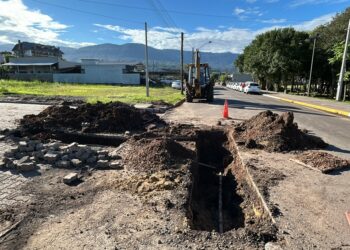 Instalação dos encanamentos para a rede de água da Corsan em Nova Hartz