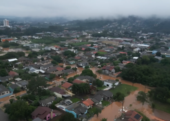 Segunda-feira no RS: Chuva persiste e temperaturas despencam