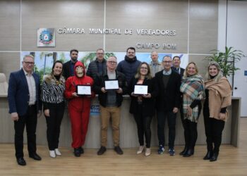Empresa, projeto social e comunidade cristã recebem homenagem em noite emocionante no Legislativo de Campo Bom