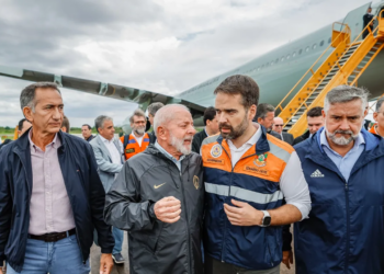 Leite cobra do Governo Lula programa para manutenção de empregos no RS