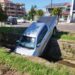 Motorista passa mal e tomba carro dentro de arroio em Sapiranga