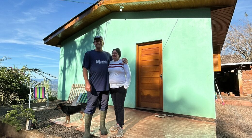 Casal de Nova Hartz realiza o sonho da nova casa após deslizamento