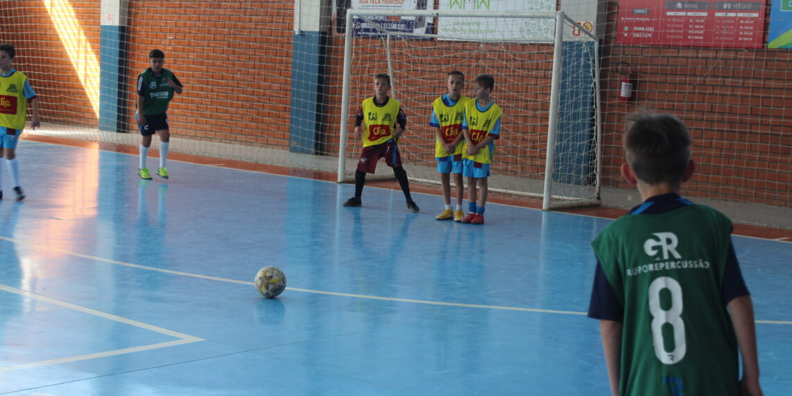 Bola vai rolar na Copa Repercussão na Escola de Futsal SICREDI/CLIP com os alunos de Nova Hartz