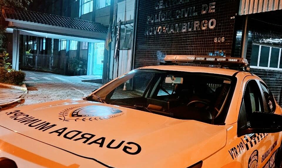 Indivíduo é preso pelo crime de racismo dentro da delegacia de Campo Bom