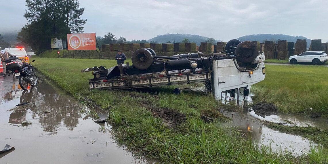 Acidente de trânsito é registrado na RS-239 em Nova Hartz na tarde desta sexta-feira