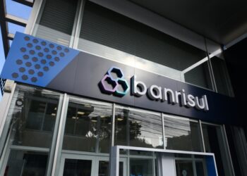 Delegados denunciam juros exorbitantes cobrados pelo Banrisul em negociação de consignado