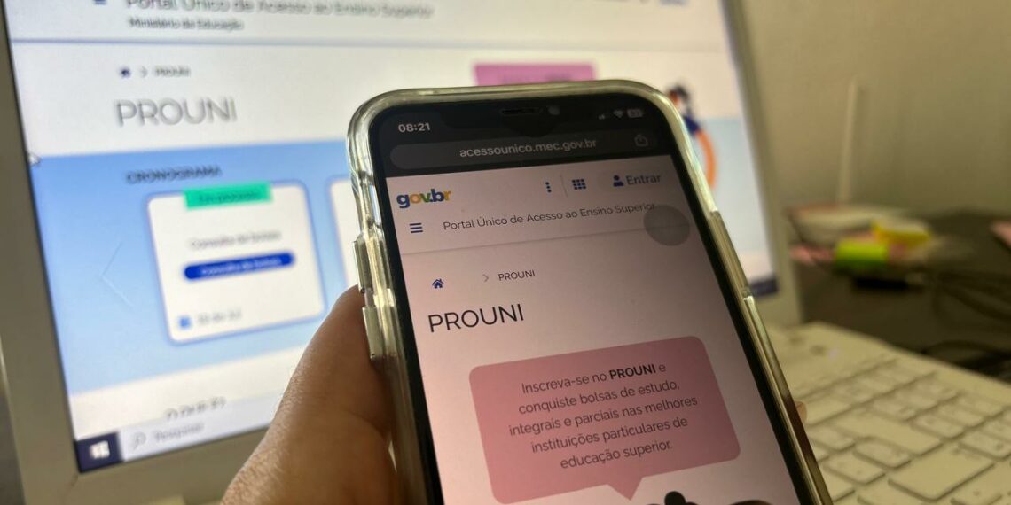 Prouni abre inscrições para o segundo semestre de 2024