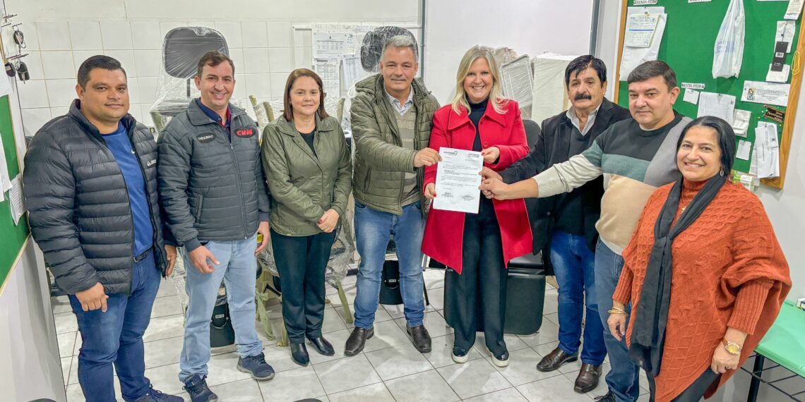 Deputados Alceu Moreira e Luciano Silveira destinam equipamentos e verba para dois veículos na saúde de Sapiranga