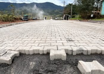 Pavimentação da rua Vicente Melo está a todo vapor em Nova Hartz