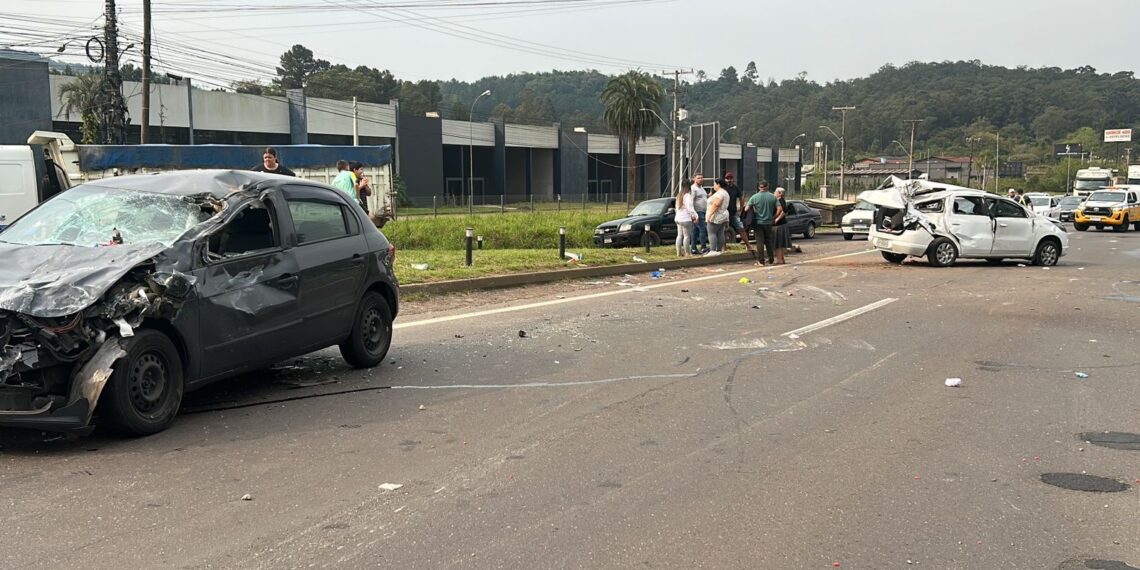 Acidente grave entre três veículos é registrado na RS-239, em Campo Bom