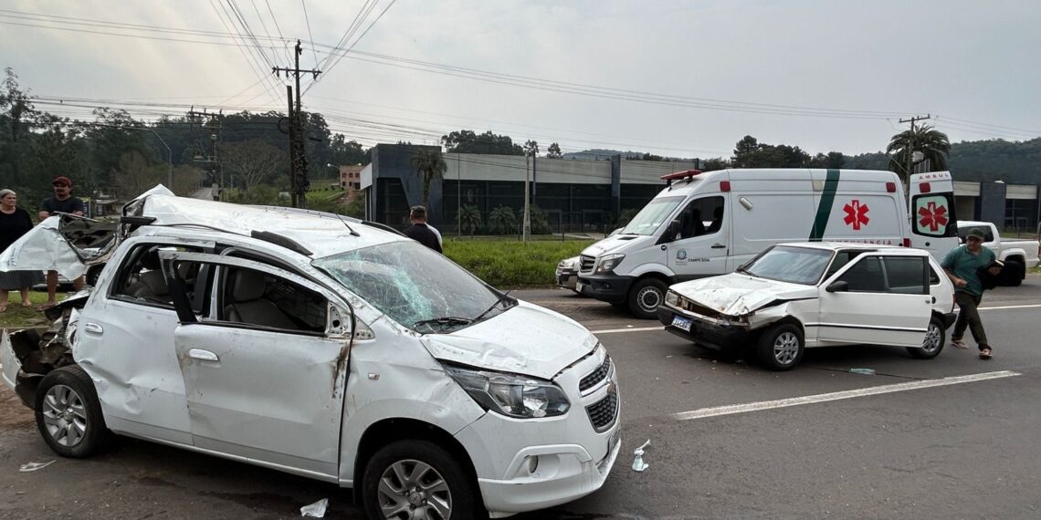 Acidente grave entre três veículos é registrado na RS-239, em Campo Bom