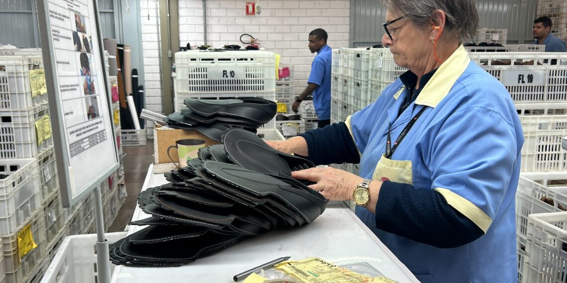 Calçados Beira Rio oferece mais de 80 vagas de emprego em diversos setores