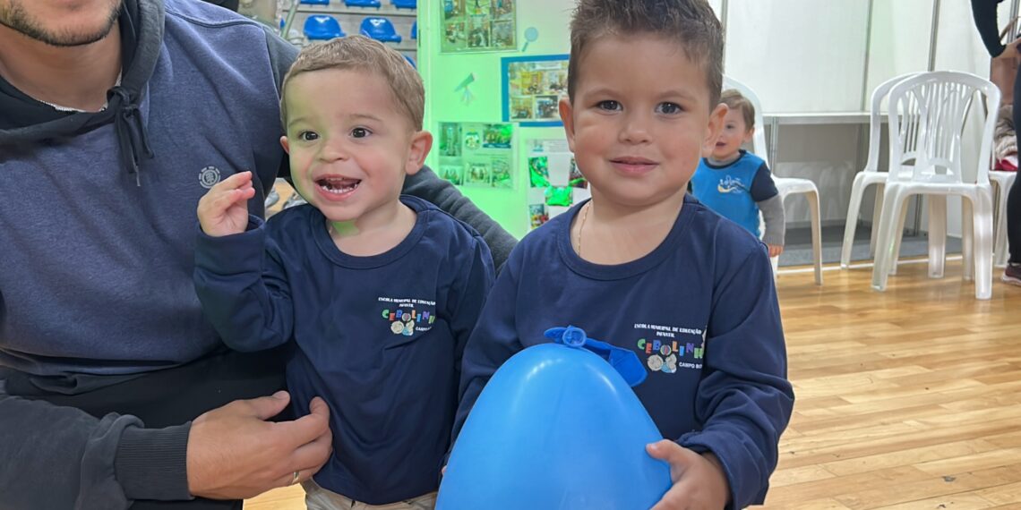 Mais de 3 mil estudantes da educação infantil de Campo Bom recebem uniformes escolares do município