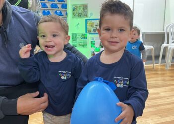 Mais de 3 mil estudantes da educação infantil de Campo Bom recebem uniformes escolares do município