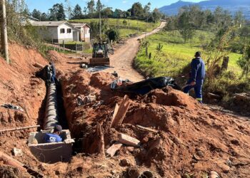 Prefeitura de Nova Hartz inicia obras de pavimentação na rua Independência