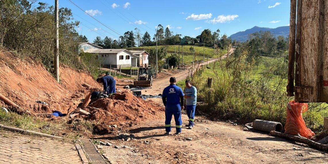 Prefeitura de Nova Hartz inicia obras de pavimentação na rua Independência