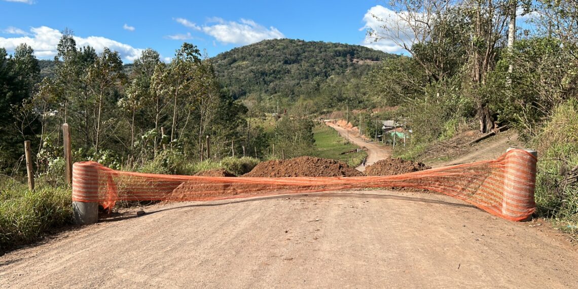 Prefeitura de Nova Hartz inicia obras de pavimentação na rua Independência