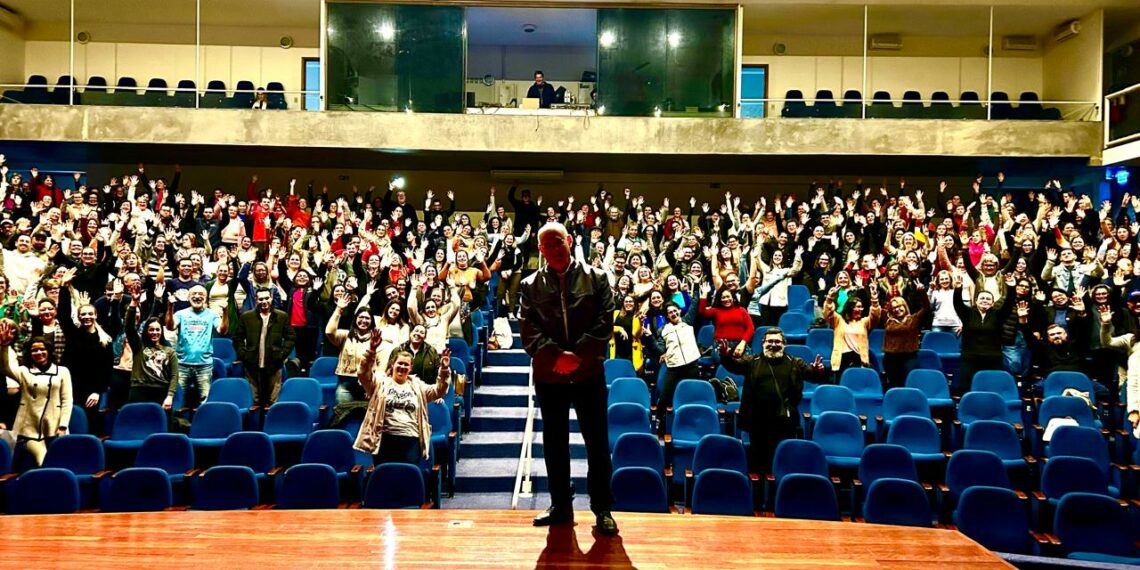 Profissionais da saúde recebem capacitação sobre atendimento ao idoso