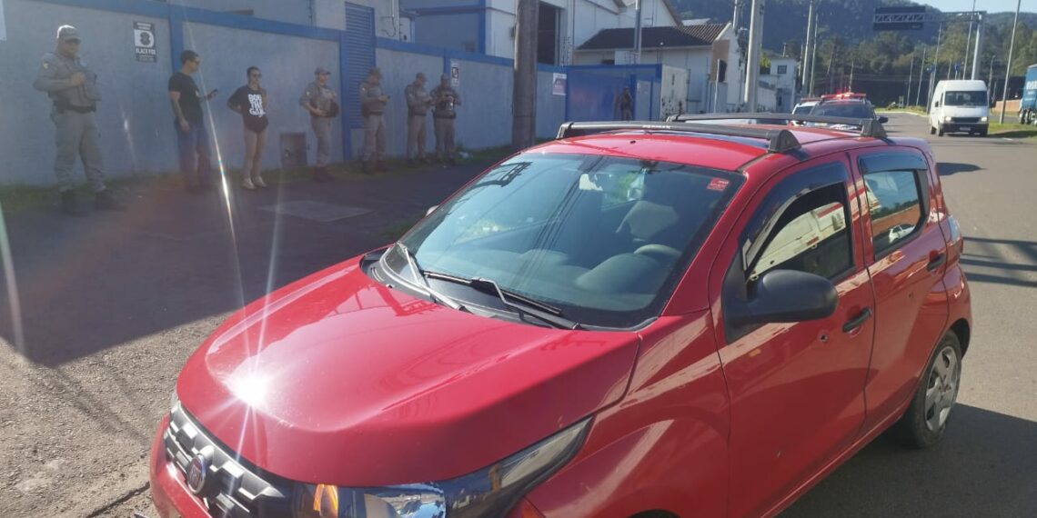 Assaltante é preso após perseguição e troca de tiros em Campo Bom