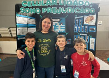 ‘Celular ligado: sono prejudicado’ é o tema de projeto de pesquisa de estudantes na Femint de Sapiranga
