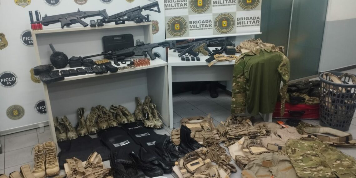 Brigada Militar prende três e apreende quatro fuzis, pistolas e até granadas em Campo Bom
