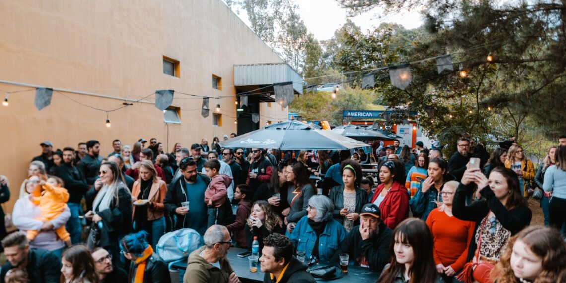 Cervejaria Brew Up celebra aniversário com música e atrações neste sábado