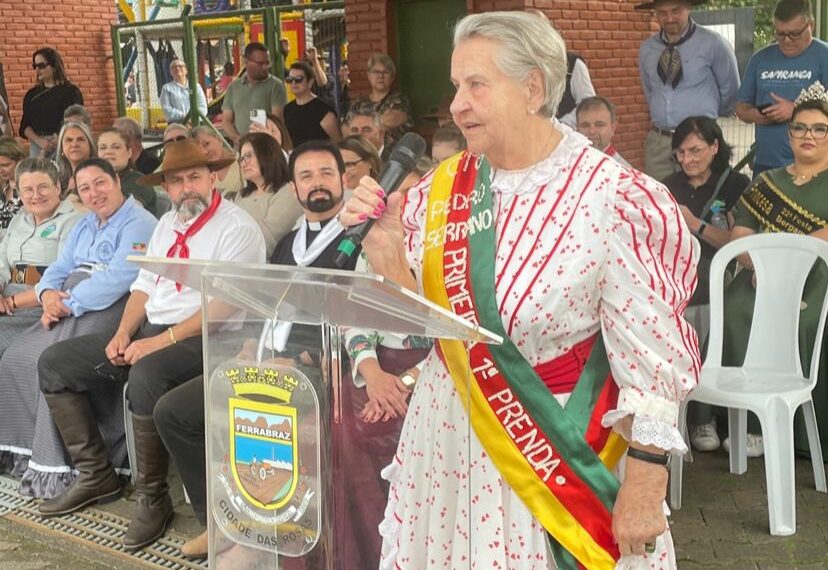 CDL Sapiranga marca presença no Acendimento da Chama Crioula no Acampamento Farroupilha do município