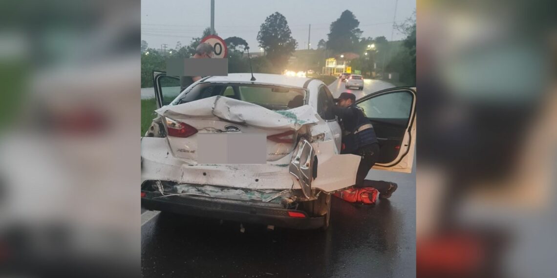 Acidente entre carro e caminhão é registrado na RS-239, trecho de Campo Bom