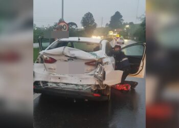 Acidente entre carro e caminhão é registrado na RS-239, trecho de Campo Bom