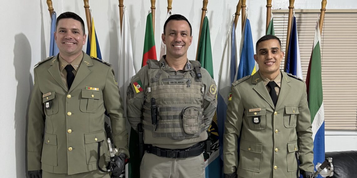 Novos capitães se apresentam ao comando no 32º Batalhão de Polícia Militar