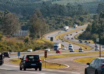 Mais de 720 mil veículos devem passar pelas rodovias gaúchas no feriadão