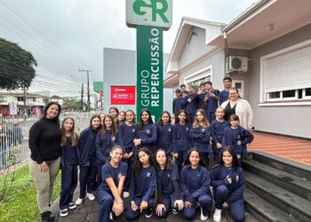 Estudantes da região conhecem as instalações da sede do Grupo Repercussão e participam de oficinas