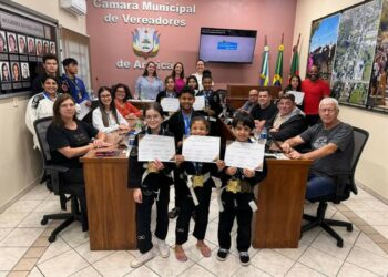 Atletas de Araricá são destaque em competição estadual