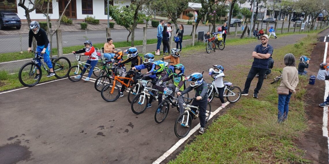 Liga Campobonense de BMX conquista o título do Campeonato Brasileiro por clubes em Curitiba-PR