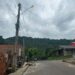 Moradores temem por tragédia em rede elétrica com curtos em Sapiranga