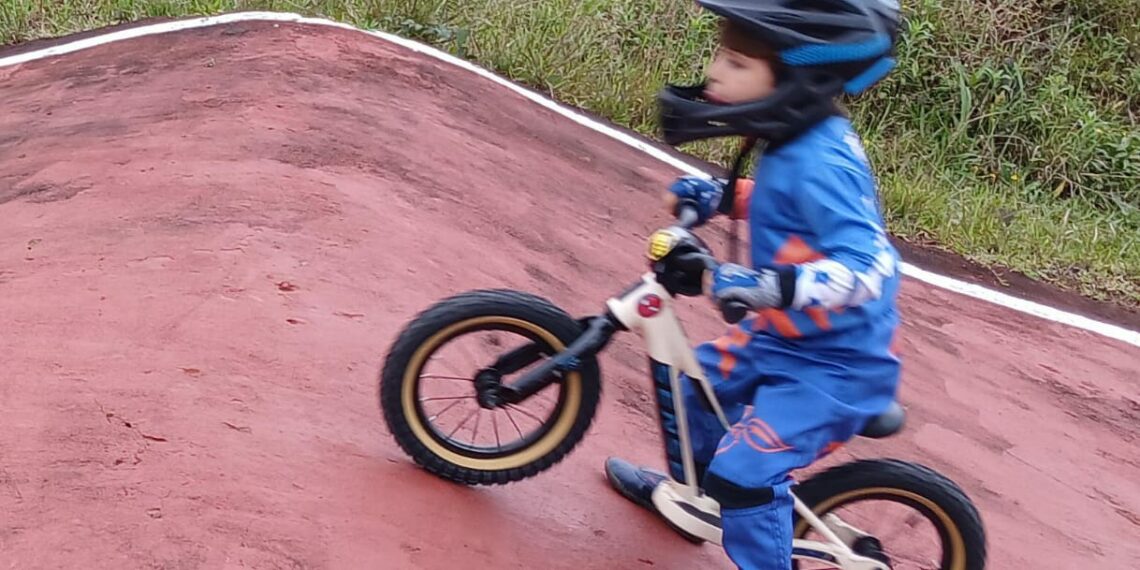 Liga Campobonense de BMX conquista o título do Campeonato Brasileiro por clubes em Curitiba-PR