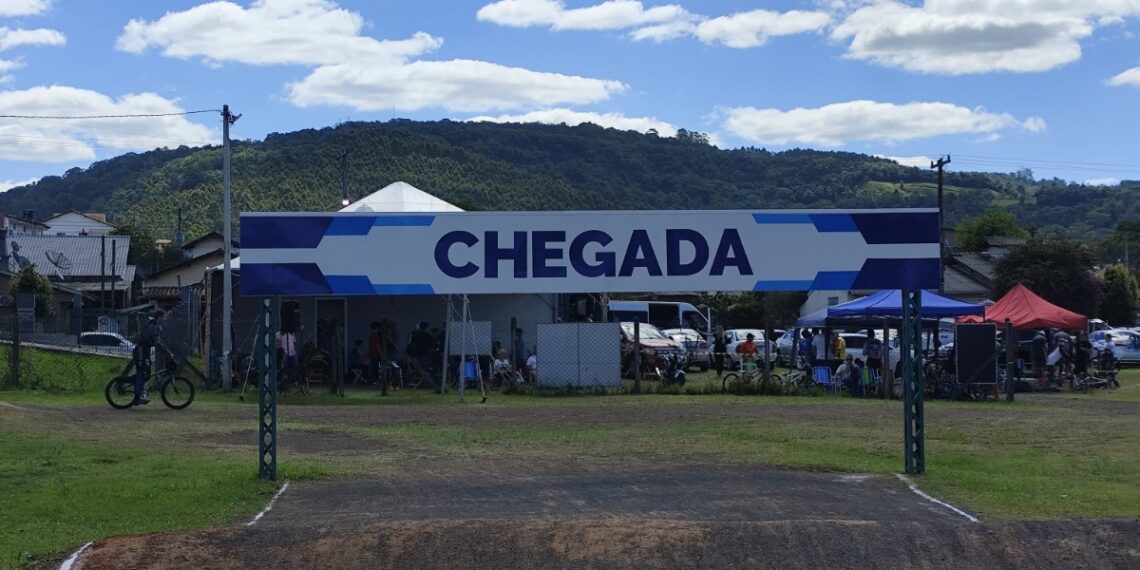 Associação Ciclística de Sapiranga recebe etapa de Estadual do BMX