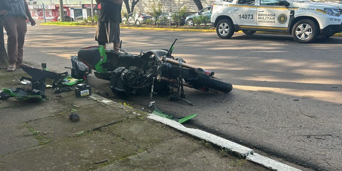 Motociclista é socorrido em estado gravíssimo após acidente em Sapiranga